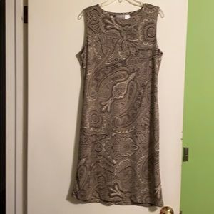 Sleeveless paisley dress